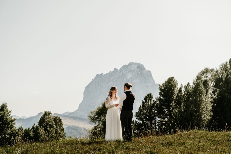 Elopement ceremony in the Swiss Alps by Wild Connections Photography