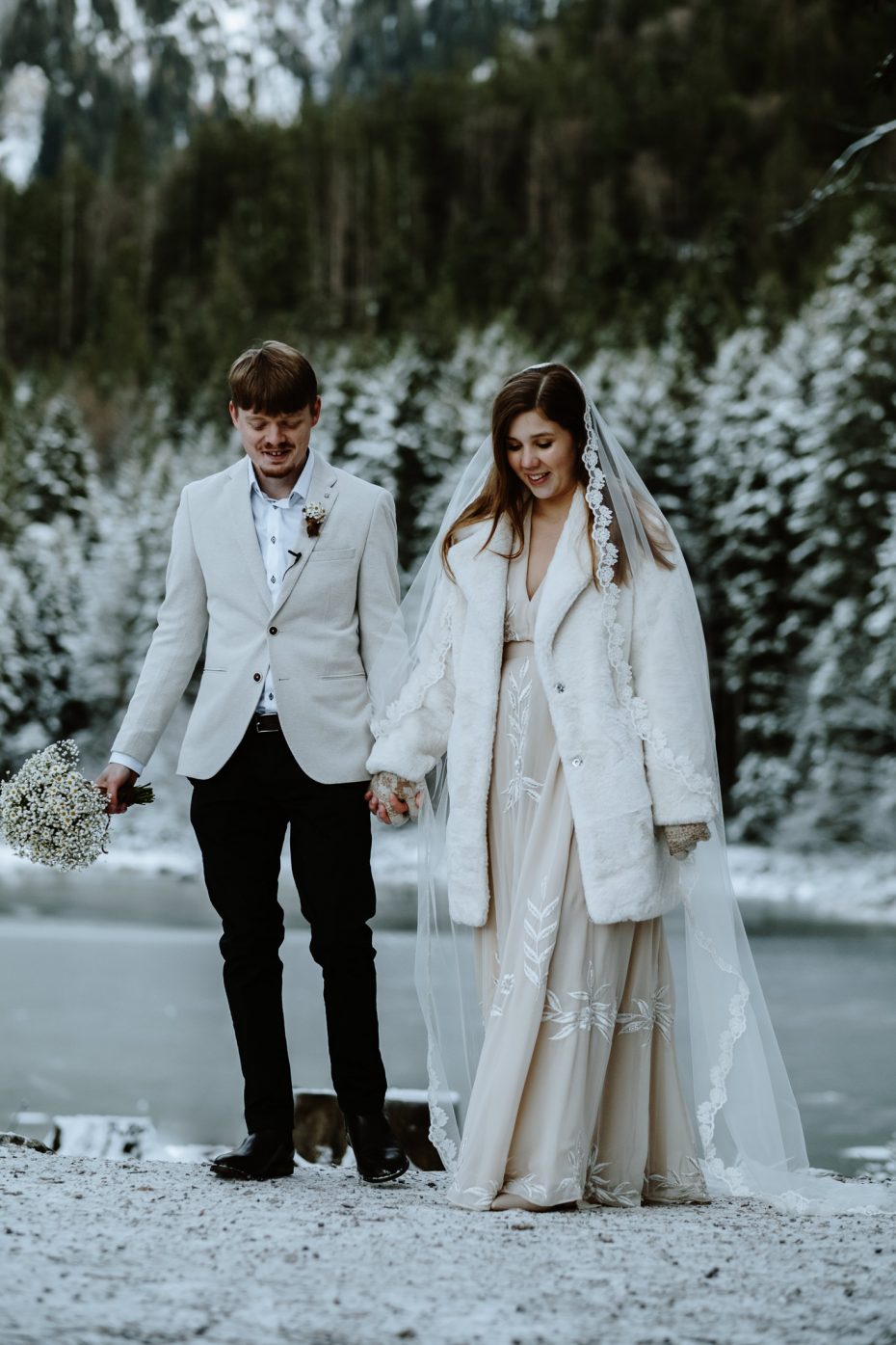 Winter wedding in Grainau, Bavaria by Wild Connections Photography