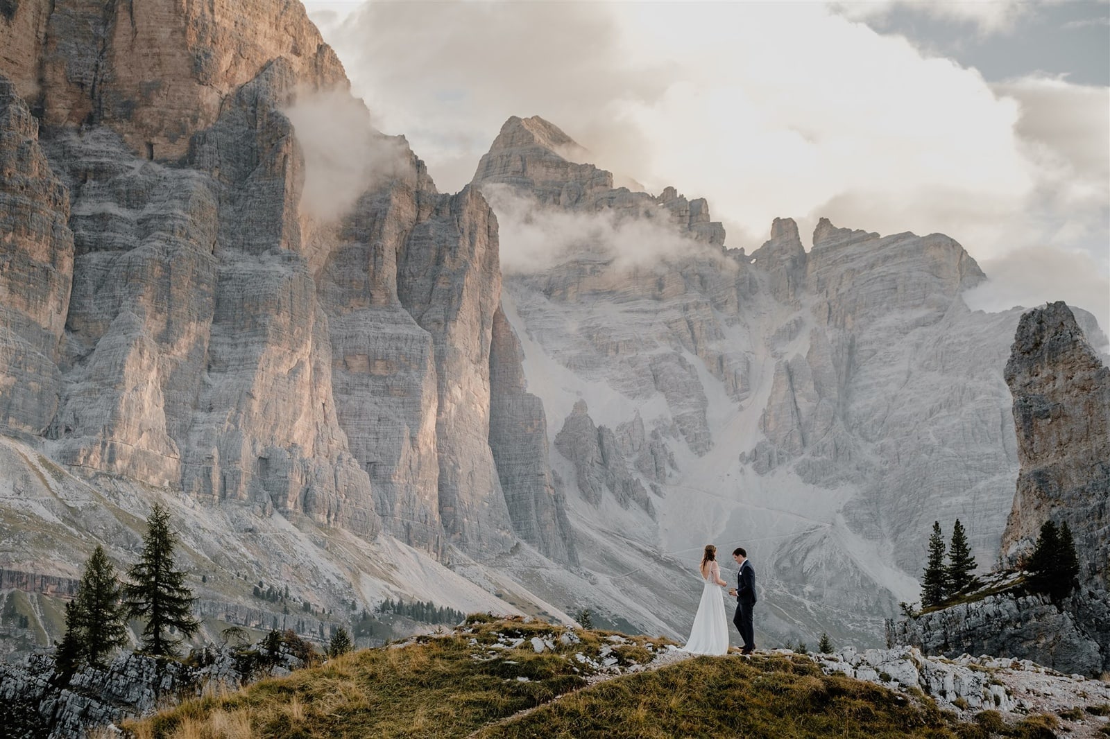 Sunrise Elopement in the Dolomites – Alicia & Ryan